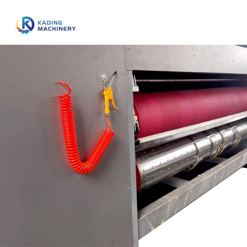 Macchina tagliante del contenitore ad alta velocità di cartone con l'alimentazione di carta del margine anteriore di vuoto ed il meccanismo elettromagnetico del freno