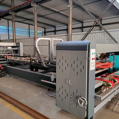 4 6 angoli Full Auto Folder Gluer Stitching Machine per la fabbricazione di scatole di pizza